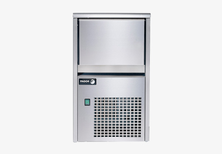 Výrobník dutých ledových kostek, kapacita zásobní nádrže 9kg/360 kostek, kondenzační systém – vzduch