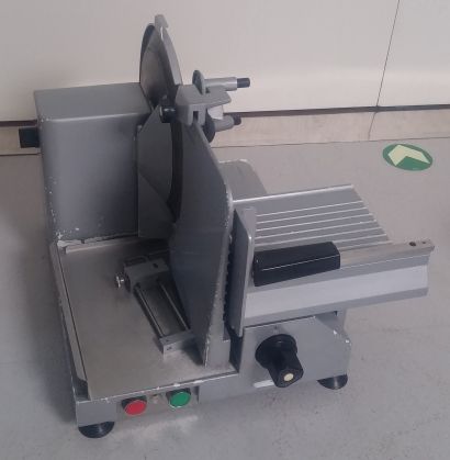 Nářezový stroj NS 301