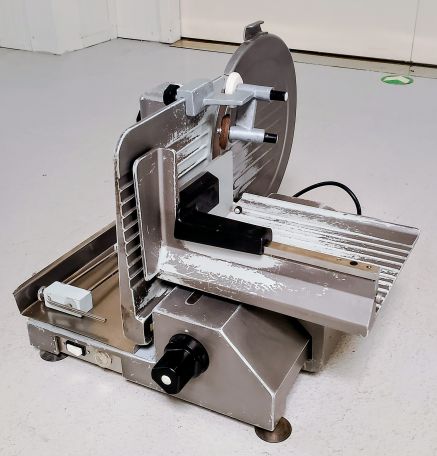 Nářezový stroj NS 301